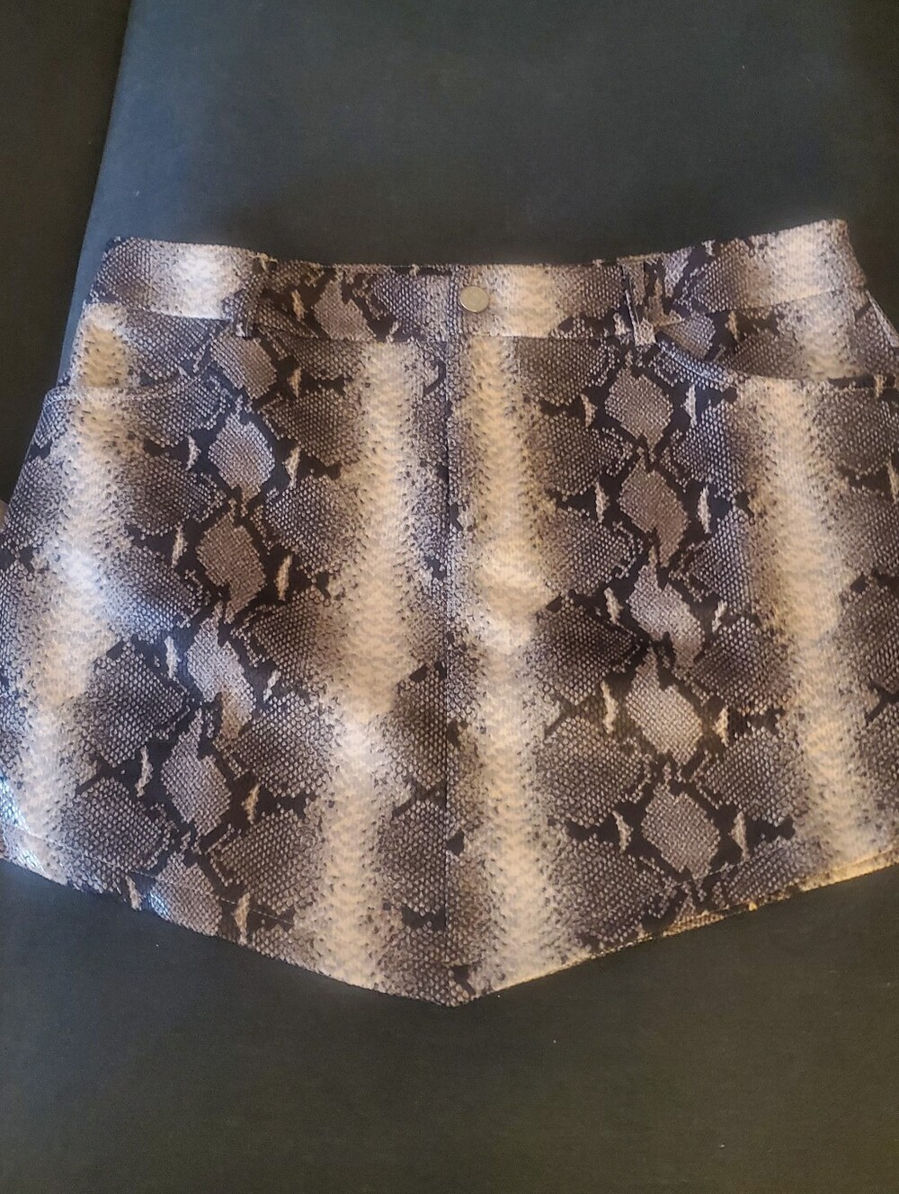 4th RECKLESS Faux Snakeskin Mini Skirt in Grey , Cream  and Black XXL NWT